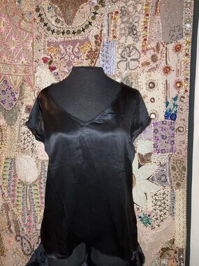 Tahari Black Satin V-Neck Short Sleeve Blouse